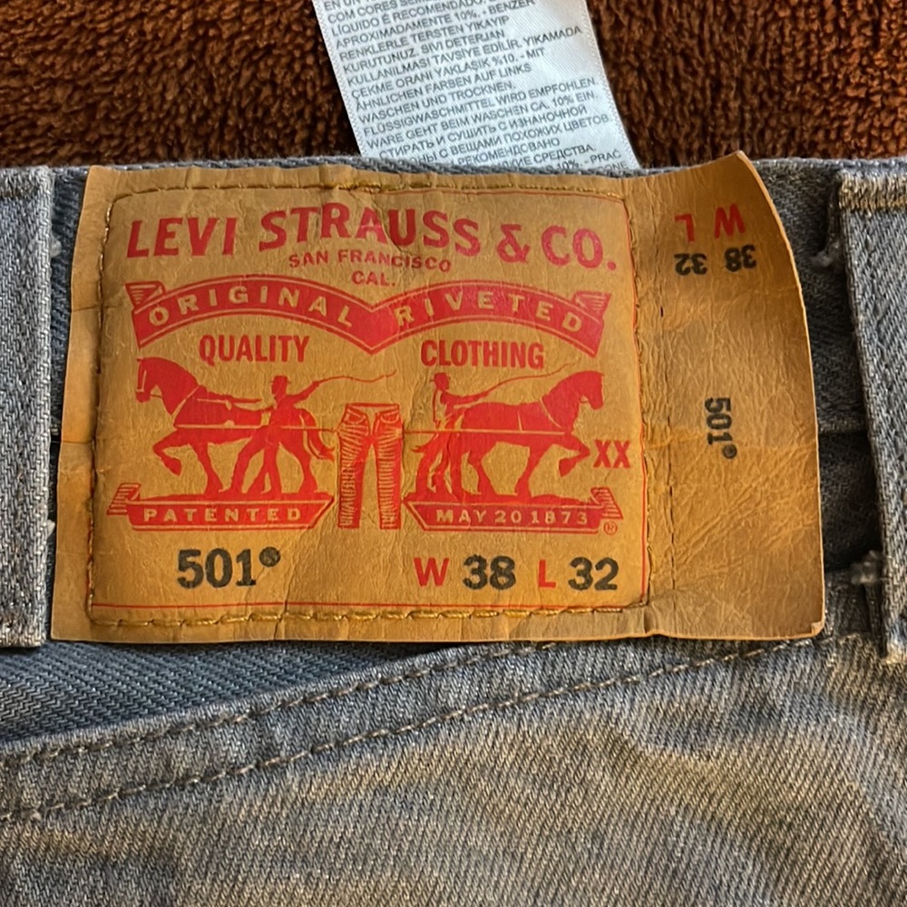 Gray gradient Levi’s denim jeans W38 x L32
